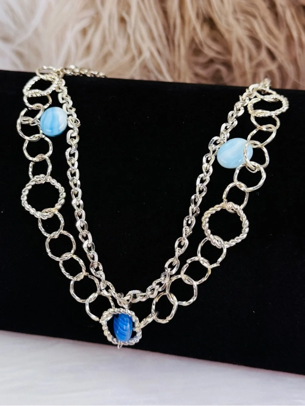 Pretty Silvertone and blue chain necklace with barrel closure costume